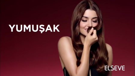 Hande_Ercel_-_Loreal_Paris_Elseve_Reklam_Filmi_24.jpg