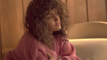 Hande_Ercel_-_L_Officiel_Backstage_11.jpg