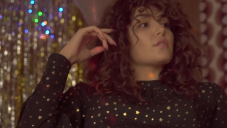 Hande_Ercel_-_L_Officiel_Backstage_30.jpg
