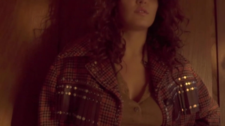 Hande_Ercel_-_L_Officiel_Backstage_47.jpg