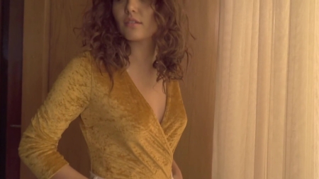 Hande_Ercel_-_L_Officiel_Backstage_53.jpg
