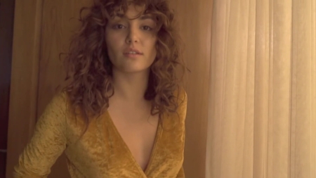 Hande_Ercel_-_L_Officiel_Backstage_54.jpg