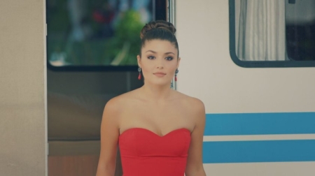 AskLaftanAnlamaz_Bolum2_002.jpg