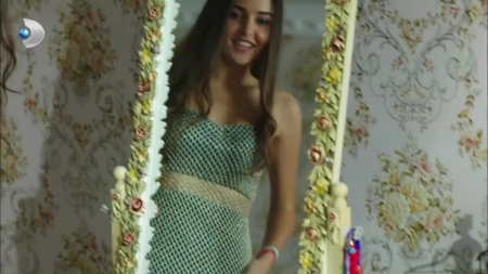 Gunesin_Kizlari_2__Bolum_-_Full_Bolum_2033.jpg