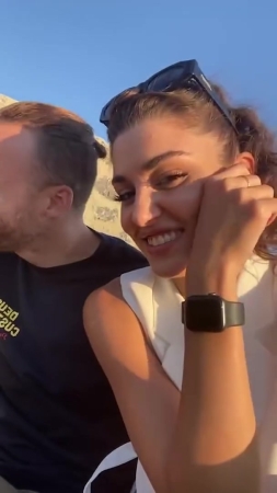 Hande_Ercel_and_Kerem_Bursin_live_on_Instagram_-_06_09_2021_0195.jpg