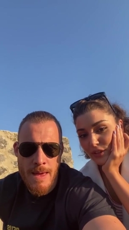 Hande_Ercel_and_Kerem_Bursin_live_on_Instagram_-_06_09_2021_0263.jpg