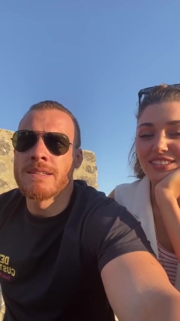 Hande_Ercel_and_Kerem_Bursin_live_on_Instagram_-_06_09_2021_0395.jpg