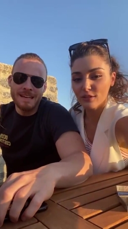 Hande_Ercel_and_Kerem_Bursin_live_on_Instagram_-_06_09_2021_0862.jpg