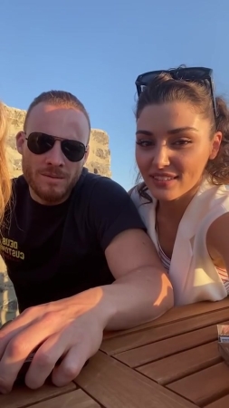 Hande_Ercel_and_Kerem_Bursin_live_on_Instagram_-_06_09_2021_0886.jpg