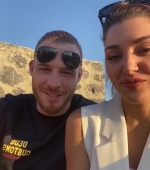 Filename=Hande_Ercel_and_Kerem_Bursin_live_on_Instagram_-_06_09_2021_0086.jpg
Filesize=55KiB
Dimensions=608x1080
Date added=10.06.21 Hande_Ercel_and_Kerem_Bursin_live_on_Instagram_-_06_09_2021_0086.jpg