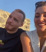 Filename=Hande_Ercel_and_Kerem_Bursin_live_on_Instagram_-_06_09_2021_0139.jpg
Filesize=48KiB
Dimensions=608x1080
Date added=10.06.21 Hande_Ercel_and_Kerem_Bursin_live_on_Instagram_-_06_09_2021_0139.jpg