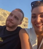 Filename=Hande_Ercel_and_Kerem_Bursin_live_on_Instagram_-_06_09_2021_0188.jpg
Filesize=49KiB
Dimensions=608x1080
Date added=10.06.21 Hande_Ercel_and_Kerem_Bursin_live_on_Instagram_-_06_09_2021_0188.jpg