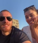 Filename=Hande_Ercel_and_Kerem_Bursin_live_on_Instagram_-_06_09_2021_0419.jpg
Filesize=48KiB
Dimensions=608x1080
Date added=10.06.21 Hande_Ercel_and_Kerem_Bursin_live_on_Instagram_-_06_09_2021_0419.jpg