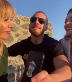 Filename=Hande_Ercel_and_Kerem_Bursin_live_on_Instagram_-_06_09_2021_0749.jpg
Filesize=65KiB
Dimensions=608x1080
Date added=10.06.21 Hande_Ercel_and_Kerem_Bursin_live_on_Instagram_-_06_09_2021_0749.jpg