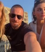 Filename=Hande_Ercel_and_Kerem_Bursin_live_on_Instagram_-_06_09_2021_0814.jpg
Filesize=66KiB
Dimensions=608x1080
Date added=10.06.21 Hande_Ercel_and_Kerem_Bursin_live_on_Instagram_-_06_09_2021_0814.jpg