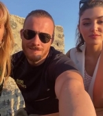 Filename=Hande_Ercel_and_Kerem_Bursin_live_on_Instagram_-_06_09_2021_0815.jpg
Filesize=66KiB
Dimensions=608x1080
Date added=10.06.21 Hande_Ercel_and_Kerem_Bursin_live_on_Instagram_-_06_09_2021_0815.jpg