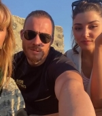 Filename=Hande_Ercel_and_Kerem_Bursin_live_on_Instagram_-_06_09_2021_0820.jpg
Filesize=67KiB
Dimensions=608x1080
Date added=10.06.21 Hande_Ercel_and_Kerem_Bursin_live_on_Instagram_-_06_09_2021_0820.jpg