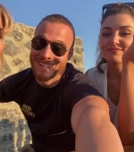 Filename=Hande_Ercel_and_Kerem_Bursin_live_on_Instagram_-_06_09_2021_0827.jpg
Filesize=64KiB
Dimensions=608x1080
Date added=10.06.21 Hande_Ercel_and_Kerem_Bursin_live_on_Instagram_-_06_09_2021_0827.jpg