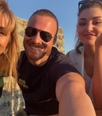 Filename=Hande_Ercel_and_Kerem_Bursin_live_on_Instagram_-_06_09_2021_0829.jpg
Filesize=66KiB
Dimensions=608x1080
Date added=10.06.21 Hande_Ercel_and_Kerem_Bursin_live_on_Instagram_-_06_09_2021_0829.jpg