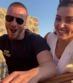 Hande_Ercel_and_Kerem_Bursin_live_on_Instagram_-_06_09_2021_0913.jpg