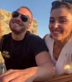 Hande_Ercel_and_Kerem_Bursin_live_on_Instagram_-_06_09_2021_0920.jpg