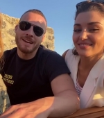 Filename=Hande_Ercel_and_Kerem_Bursin_live_on_Instagram_-_06_09_2021_0926.jpg
Filesize=60KiB
Dimensions=608x1080
Date added=10.06.21 Hande_Ercel_and_Kerem_Bursin_live_on_Instagram_-_06_09_2021_0926.jpg