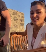 Filename=Hande_Ercel_and_Kerem_Bursin_live_on_Instagram_-_06_09_2021_0933.jpg
Filesize=64KiB
Dimensions=608x1080
Date added=10.06.21 Hande_Ercel_and_Kerem_Bursin_live_on_Instagram_-_06_09_2021_0933.jpg