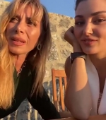 Filename=Hande_Ercel_and_Kerem_Bursin_live_on_Instagram_-_06_09_2021_0953.jpg
Filesize=73KiB
Dimensions=608x1080
Date added=10.06.21 Hande_Ercel_and_Kerem_Bursin_live_on_Instagram_-_06_09_2021_0953.jpg