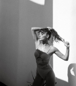 Filename=Hande_for_Vogue_013.jpg
Filesize=345KiB
Dimensions=868x1080
Date added=23.09.21 Hande_for_Vogue_013.jpg