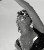 Filename=Hande_for_Vogue_015.jpg
Filesize=279KiB
Dimensions=1080x864
Date added=23.09.21 Hande_for_Vogue_015.jpg