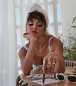 Filename=Hande_for_Vogue_017.jpg
Filesize=357KiB
Dimensions=859x1080
Date added=23.09.21 Hande_for_Vogue_017.jpg