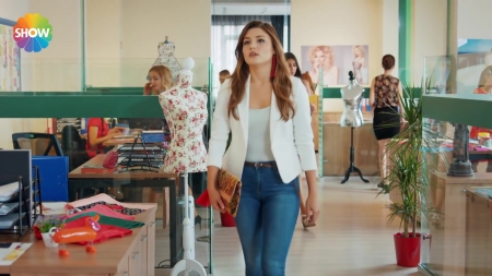 Ask_Laftan_Anlamaz_1_Bolum____3369.jpg