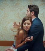 Filename=Ask_Laftan_Anlamaz_1_Bolum____1976.jpg
Filesize=158KiB
Dimensions=1920x1080
Date added=11.05.21 Ask_Laftan_Anlamaz_1_Bolum____1976.jpg
