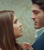 Filename=Ask_Laftan_Anlamaz_1_Bolum____2032.jpg
Filesize=148KiB
Dimensions=1920x1080
Date added=11.05.21 Ask_Laftan_Anlamaz_1_Bolum____2032.jpg